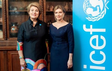 Елена Зеленская в красивом темно-синем платье встретилась с главой миссии ЮНИСЕФ в Украине