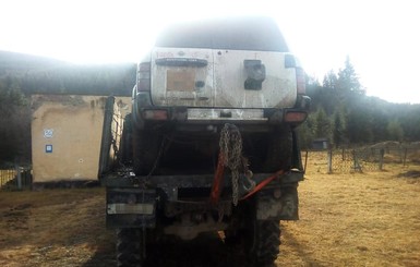 Украинские пограничники со стрельбой ловили грузовик со внедорожником