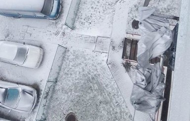Погода в Украине: во Львове наслаждаются первым снегом, а в Харькове уже гуляют по льду
