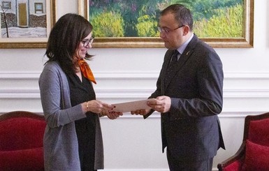 Новый посол Канады Лариса Галадза прилетела в Украину