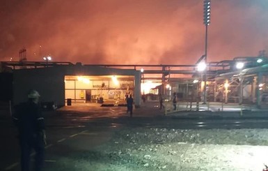 В США взорвался завод: жителей ближайшего города эвакуировали