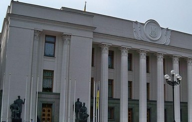 Комитет Рады поддержал поправку в закон, из-за которой адвокат семей Небесной сотни объявила голодовку