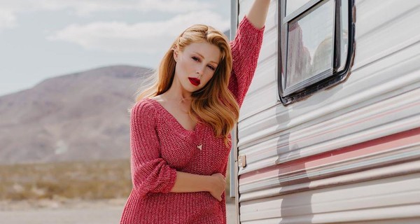 Тина Кароль призналась, почему не рассказывает о своих отношениях с мужчинами