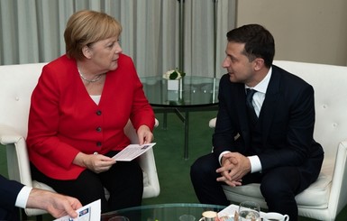 Зеленский с Меркель по телефону обсудили саммит 