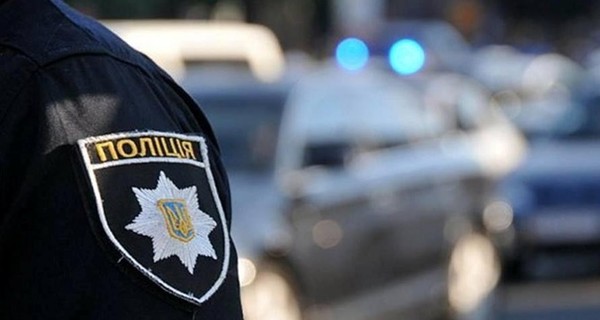 В Одессе полицейский спас девочку, потерявшую сознание на улице