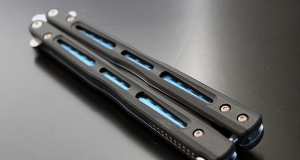 Под Сумами на таксиста напали трое разбойников с ножом