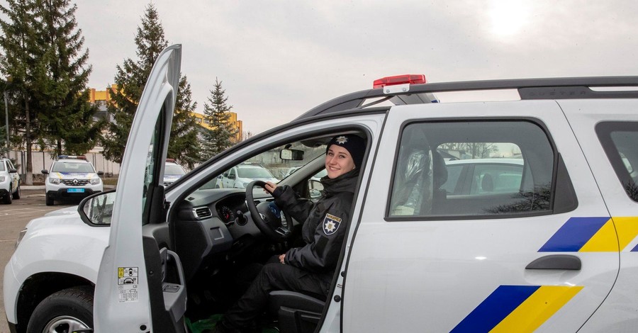 США передали Украине 88 полицейских машин
