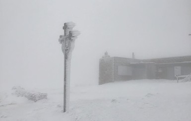 Украину 3 декабря заметет снегом, на дорогах - гололедица