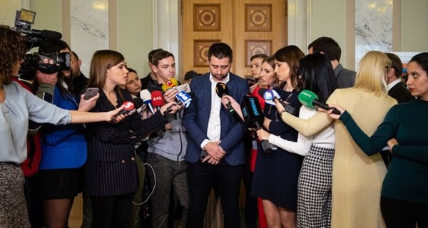 Арахамия: мы не можем отобрать мандат у Иванисова