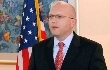 В Украину с официальным визитом прилетел американский посол Рикер
