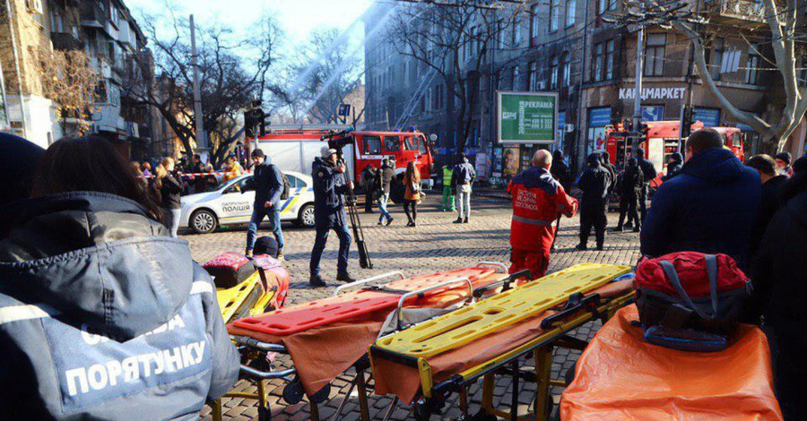 Пожар в Одессе: погибла студентка, 9 пострадавших в больнице