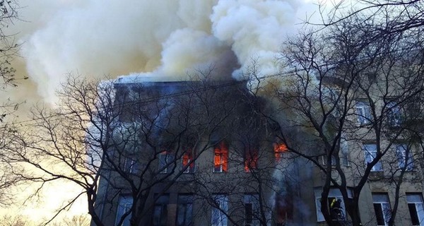 Названа вероятная причина пожара в одесском колледже