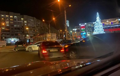 СМИ: в Луцке произошла авария с пятью автомобилями