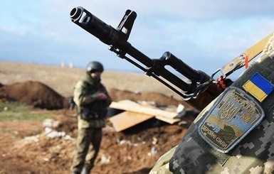 Обстрелы на Донбассе: ранены два бойца ВСУ
