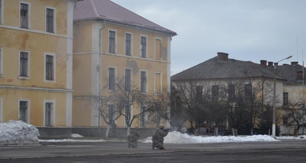В Ужгороде военнослужащий пытался зарезать сослуживца 