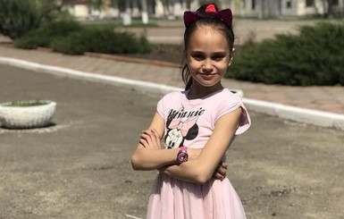 Под Одессой установили памятник 11-летней Даше Лукьяненко 