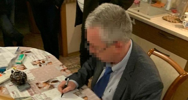 Чиновникам 