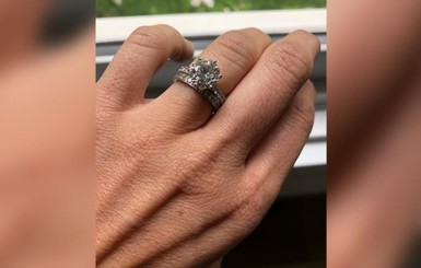В Австралии супруги часами перебирали мусор, чтобы найти выброшенные обручальные кольца