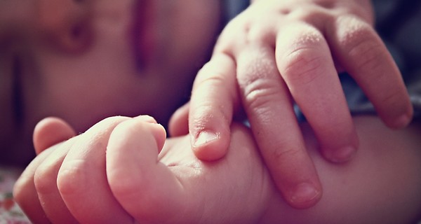 В Кривом Роге нашли младенца в подъезде