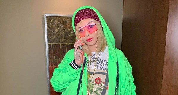 Ирина Билык поразила поклонников пышной афропрической