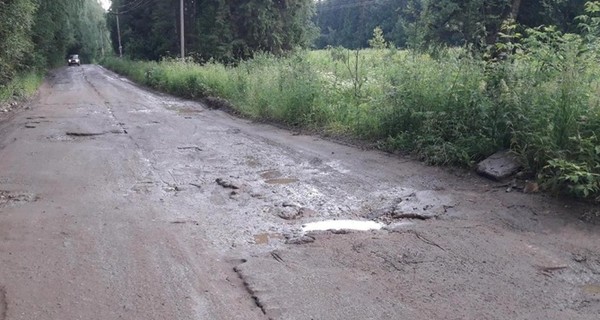 Эксперты проверили украинские дороги: почти 90% из них требуют замены или ремонта  