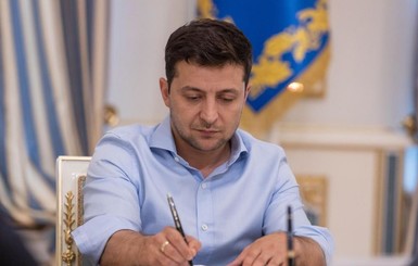 Зеленский еще на год продлил действие особого статуса для Донбасса