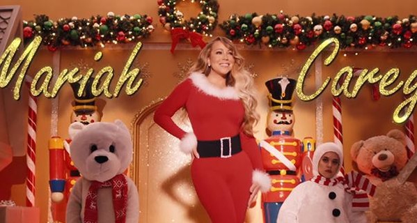 Мэрайя Кэри презентовала новую версию клипа на хит All I Want for Christmas Is You