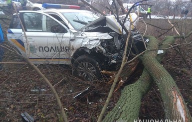 На Харьковщине в ДТП пострадали 3 полицейских