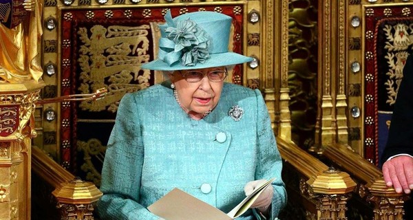 На рождественских фото Елизаветы II не оказалось Меган Маркл