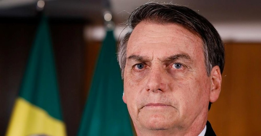 Президента Бразилии госпитализировали после падения в ванной