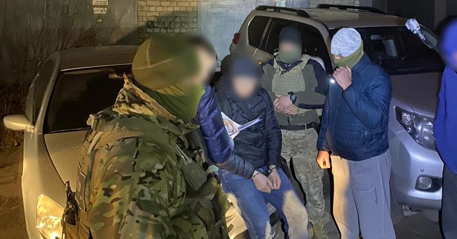 ГБР задержало харьковского полицейского, который продавал тайную информацию