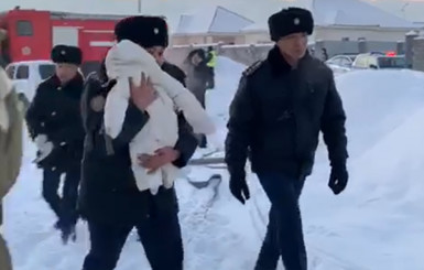 В Минздраве Казахстана рассказали о состоянии младенца, спасенного из-под обломков самолета