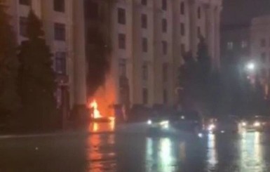 Ночью в Харькове подожгли здание обладминистрации 
