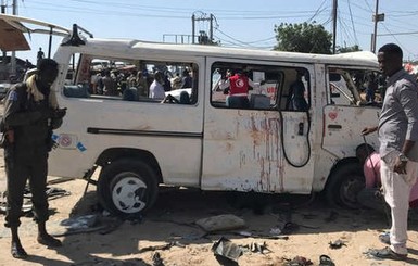 В Сомали террористы подорвали автомобиль на пункте пропуска, погибли 94 человека
