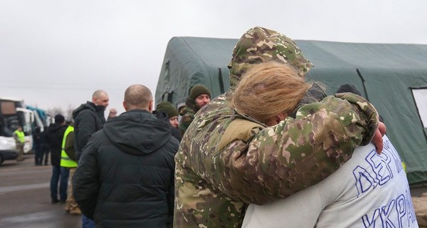 Большой обмен пленными: кого вернули домой, а кого пришлось отдать 