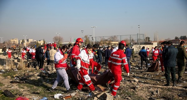 В Иране объявили 9 января днем траура по жертвам крушения самолета МАУ и давки в Кермане