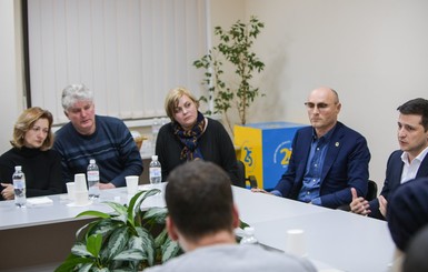 Крушение Боинга в Тегеране: Зеленский встретился с родственниками погибших украинцев