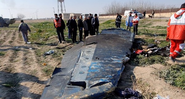 Крушение самолета МАУ: украинские специалисты показали, как работают на месте трагедии