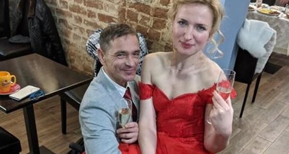 Боец АТО обвенчался с невестой на вокзале в Киеве