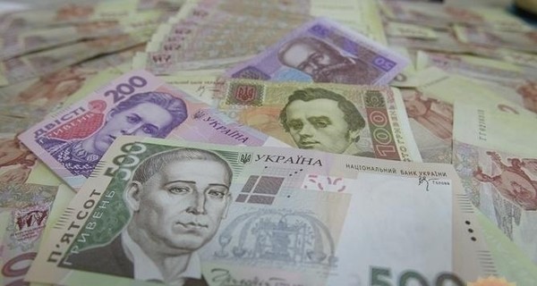 500 евро, 150 долларов и 600 гривен: на Волыни ученики украли кошелек у преподавателя