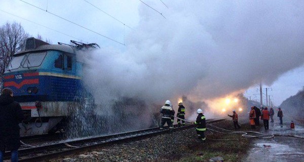 В Черниговской области сгорел локомотив электрички, из-за ЧП задержались 16 поездов в Киев