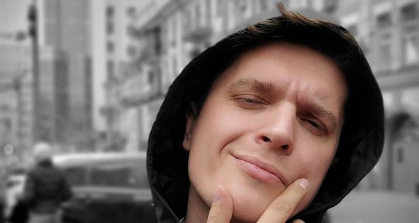 Анатолий Анатолич показал свои татуировки