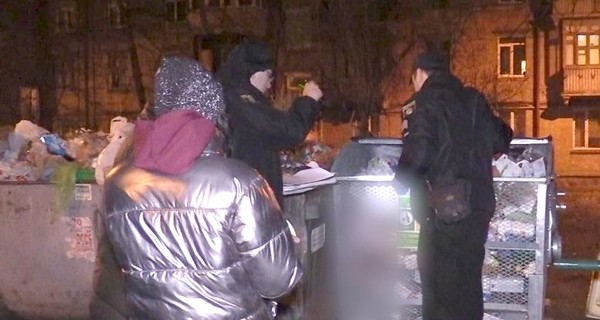 В Киеве неизвестные выбросили тело младенца в мусорный бак