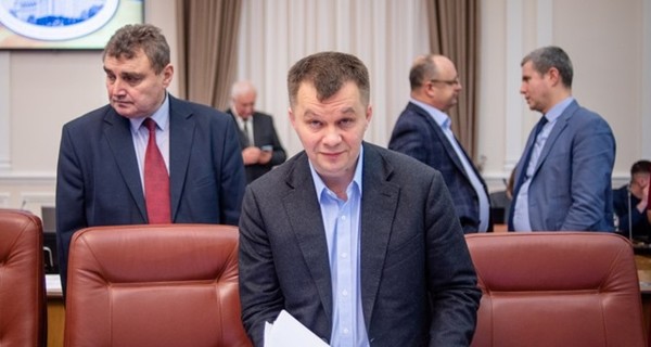 Милованов заявил, что ему предлагали 10 миллионов долларов взятки 