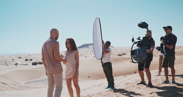 Певицу Alyosha в пустыне проверяли на прочность