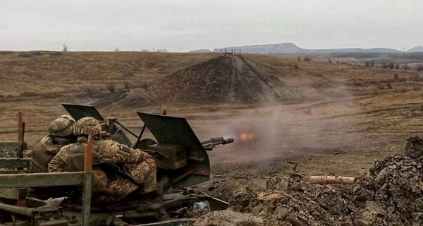 Обстрелы на Донбассе: восемь бойцов получили ранения