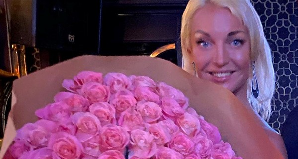 Волочкова впервые собралась замуж: с бриллиантовой короной и 7 платьями