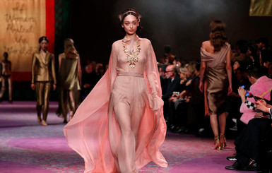 Коллекцию Christian Dior весна-лето 2020 посвятили богиням и феминисткам