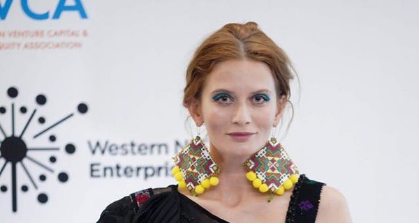 Оксана Караванская в Давосе представила коллекцию одежды в украинском стиле