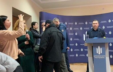 Татьяну Черновол силой вывели с первого брифинга нового замдиректора ГБР 